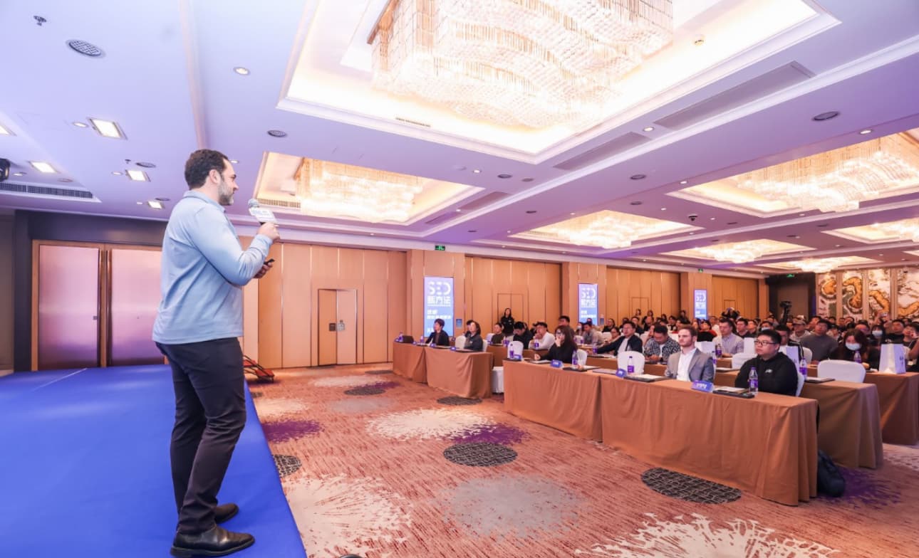 Dean Scaduto speaking in Guangzhou